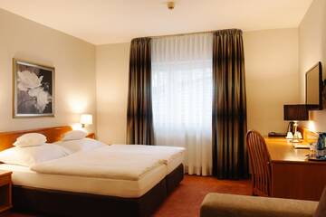 Фото номера Трехместный номер Отель Hotel Santin г. Белхатув 3